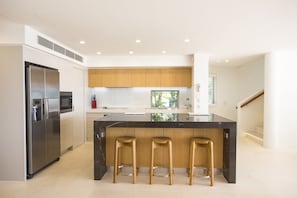 Apartment 17 - 4 Bedroom Penthouse with Ocean View | Private kitchen | Fridge, microwave, oven, stovetop - The Cove Noosa (Noosa Heads)