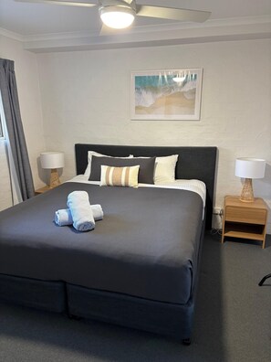 Deluxe Apartment, 1 Bedroom, Lake View (Downstairs)