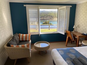 스튜디오 | 거실 공간 | 평면 TV