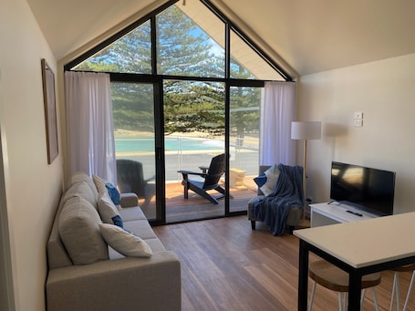 Luxury Villa | Living area | Flat-screen TV