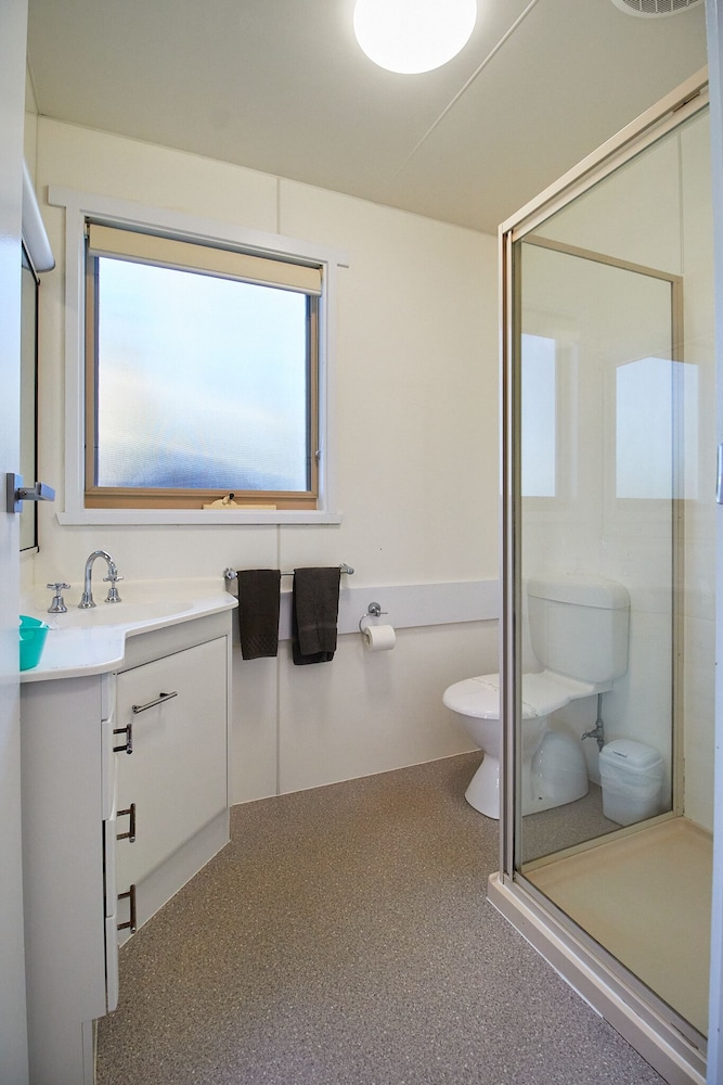 Surfside Holiday Park by null