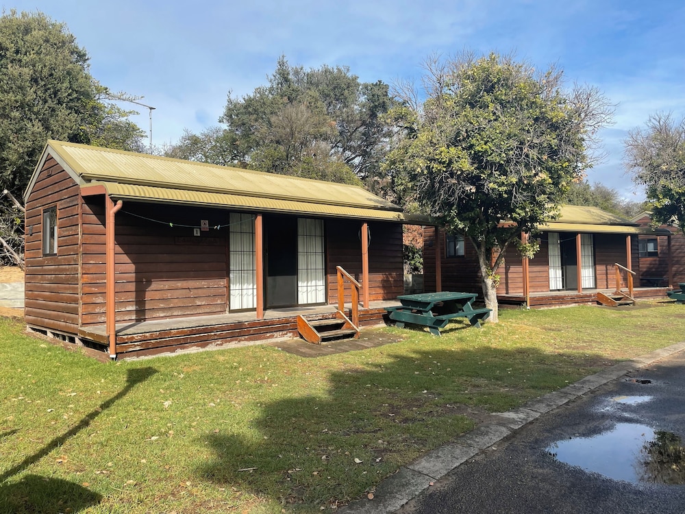 Surfside Holiday Park by null