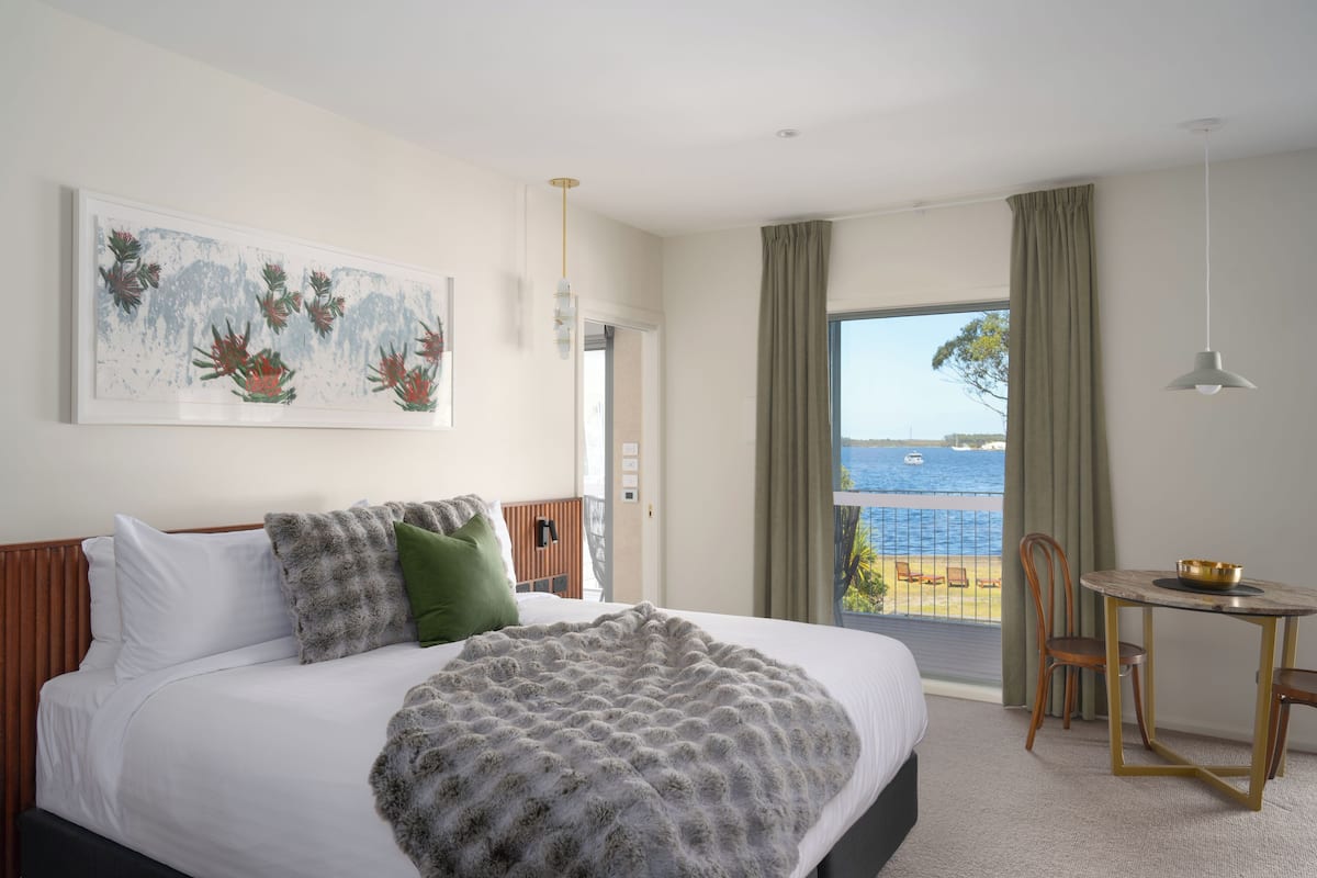 Kamar Klasik | Seprai premium, minibar, tirai kedap cahaya, dan kedap suara