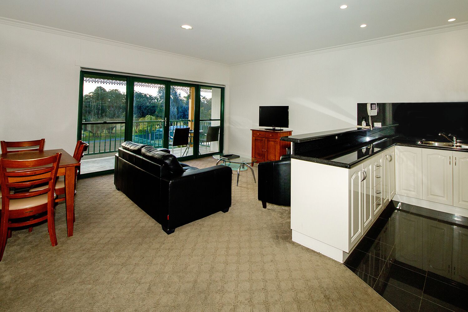 Banksia Suite | In-room safe, free WiFi, bed sheets