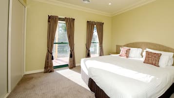 Vila, 3 quartos, acessível, vista para o campo de golfe | Cofres nos quartos, Wi-Fi de cortesia, roupa de cama