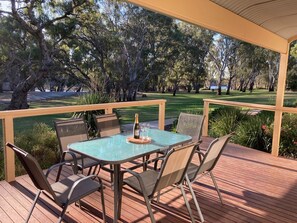 2 Bedroom Deluxe River View 17 | Terrass/Patio