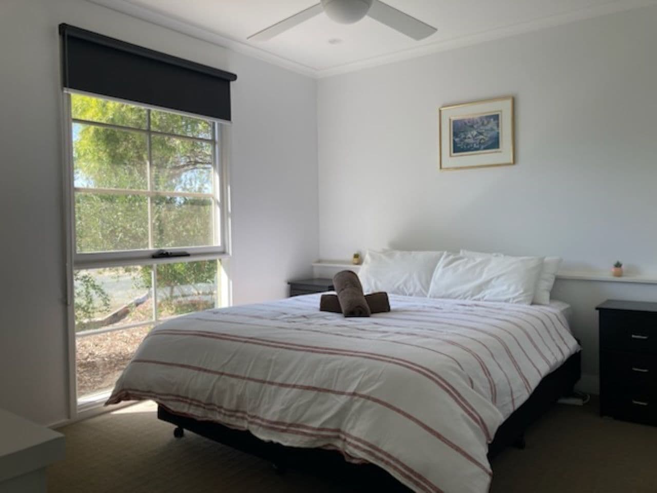 Deluxe Cottage | Laptop workspace, iron/ironing board, individually decorated