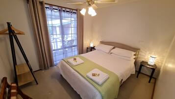 Cottage, 2 Bedrooms, Fireplace (Jacaranda Cottage) | Iron/ironing board, free cribs/infant beds, bed sheets