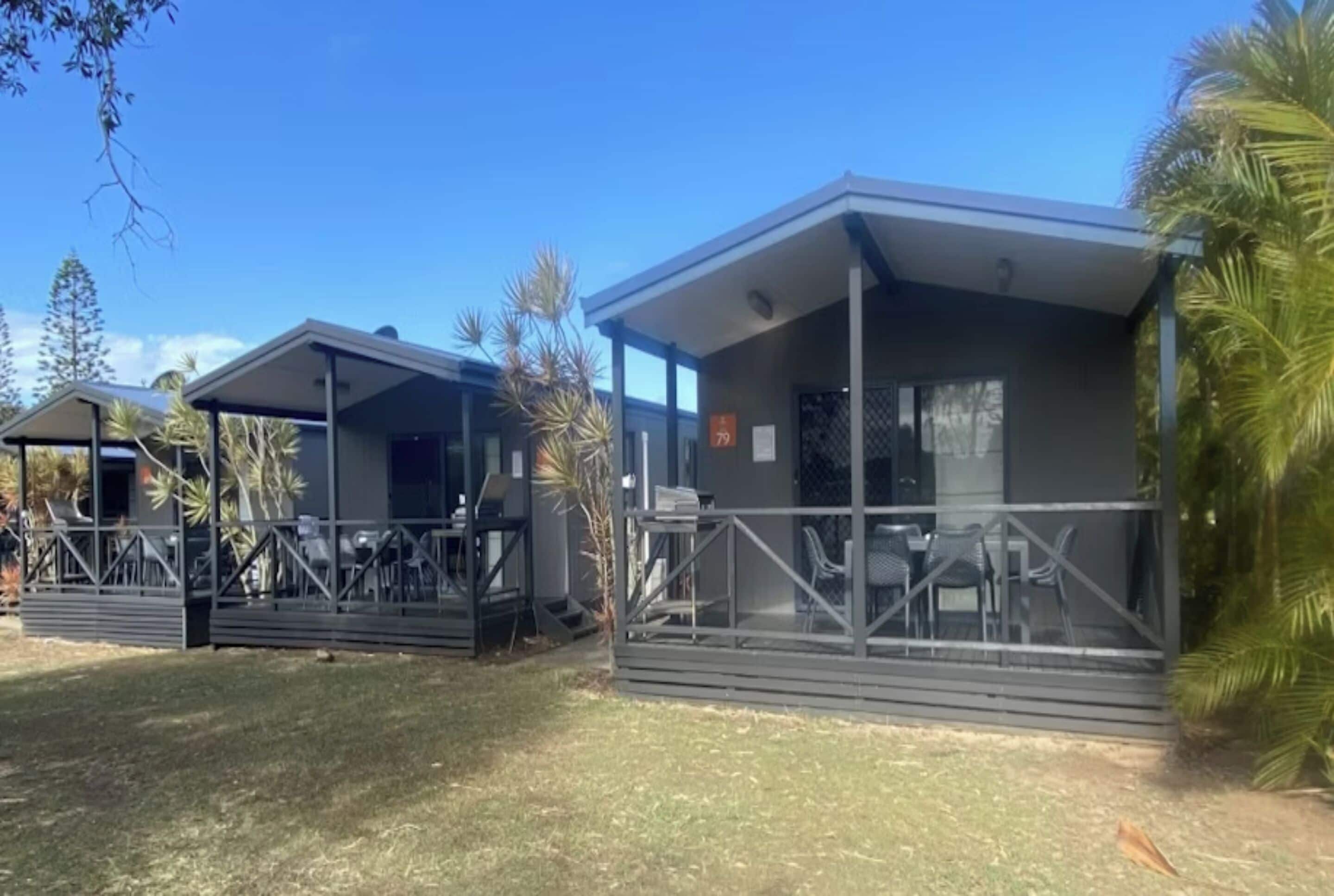 Deluxe 2 Bedroom Waterfront Cabin - Sleeps 4