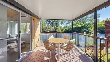 Deluxe Mobile Home | Balcony