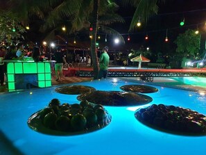 Bar junto a la piscina