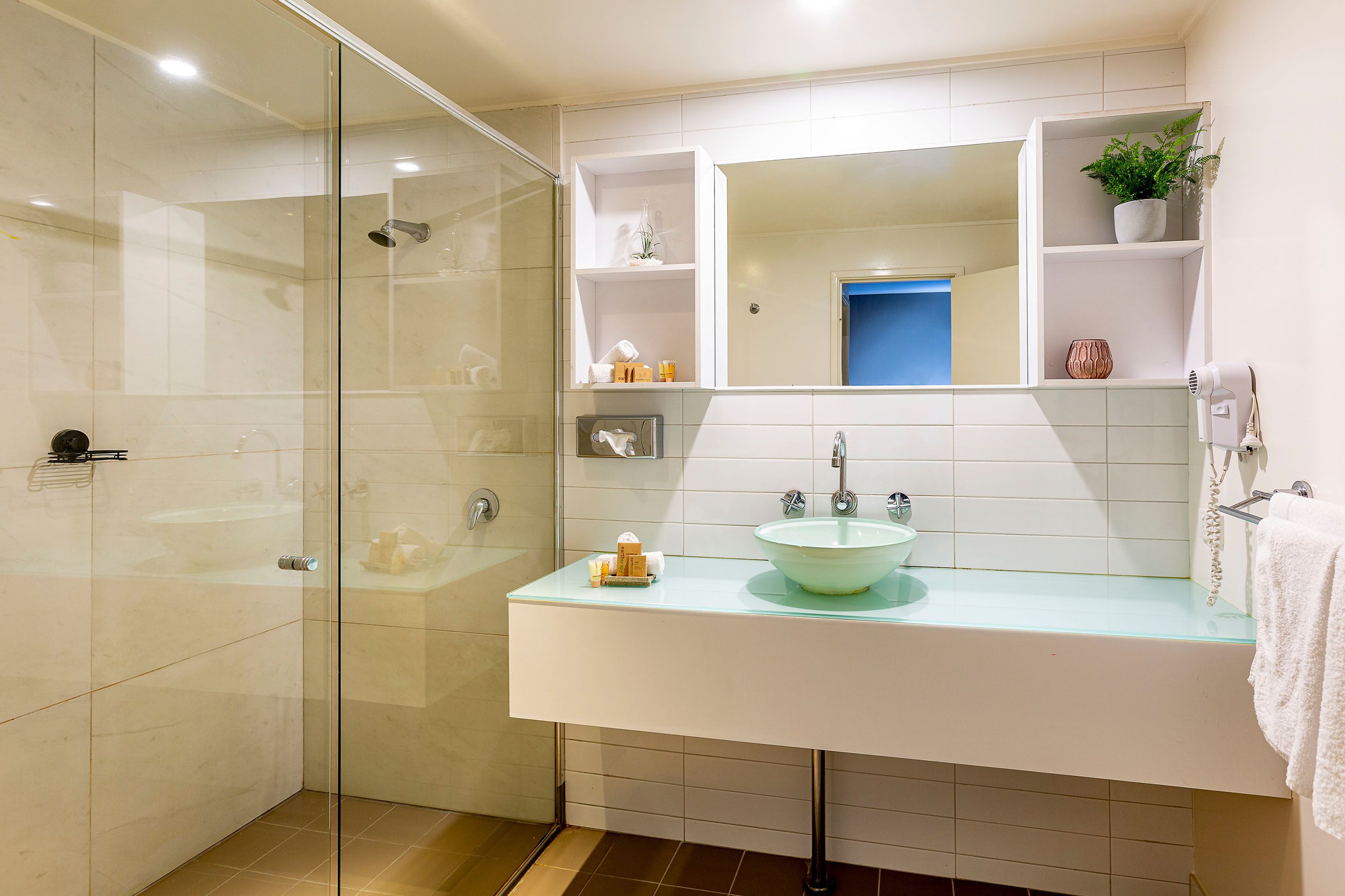 免费洗浴用品、吹风机、毛巾