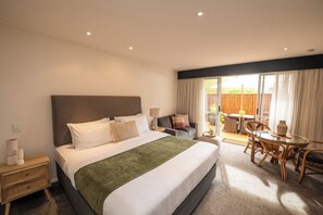 Iron/ironing board, free cots/infant beds