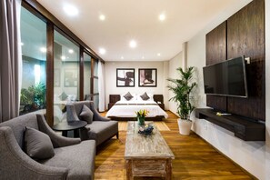 行政開放式客房, 1 間臥室 | 起居區 | 32-吋LED 液晶電視、有線頻道、電視、 DVD 播放機