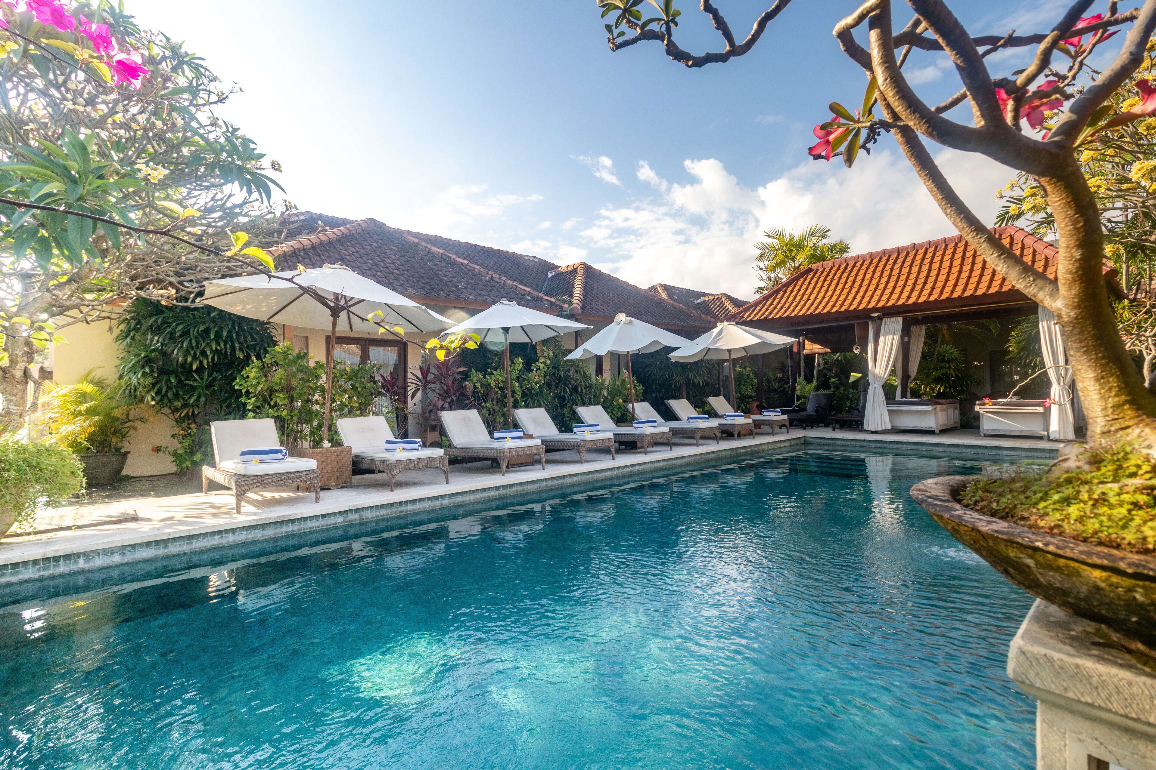 Kolam renang outdoor
