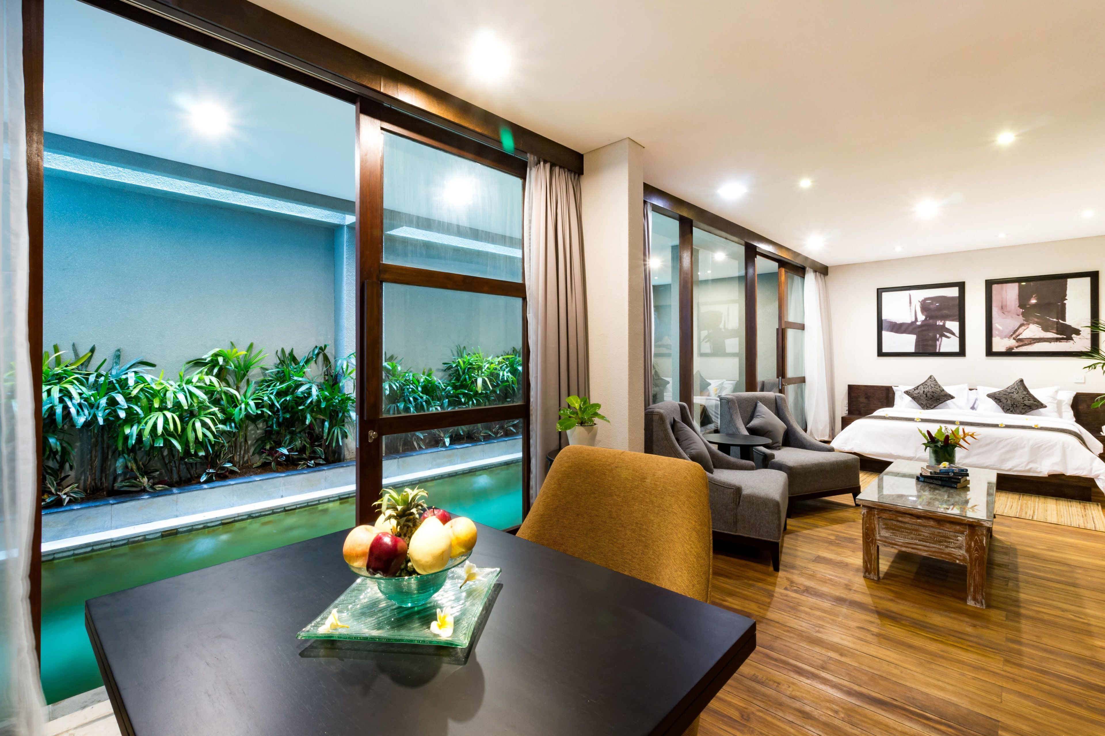 Minibar, in-room safe, desk, laptop workspace