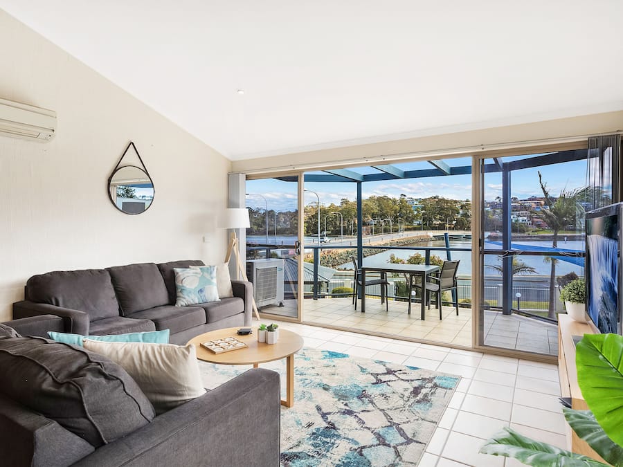 Three Bedroom Apartment with Lake View | Lake view