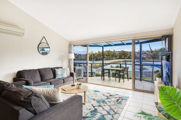 Three Bedroom Apartment with Lake View | Lake view - Sails Luxury Apartments Merimbula (Merimbula)