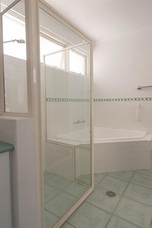 Departamento de lujo, 2 habitaciones, para no fumadores, cocina (spa luxury min2) | Baño | Toallas