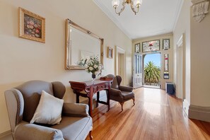 Hallway - Waratah on York (Launceston)