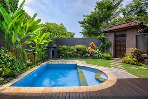 Private pool