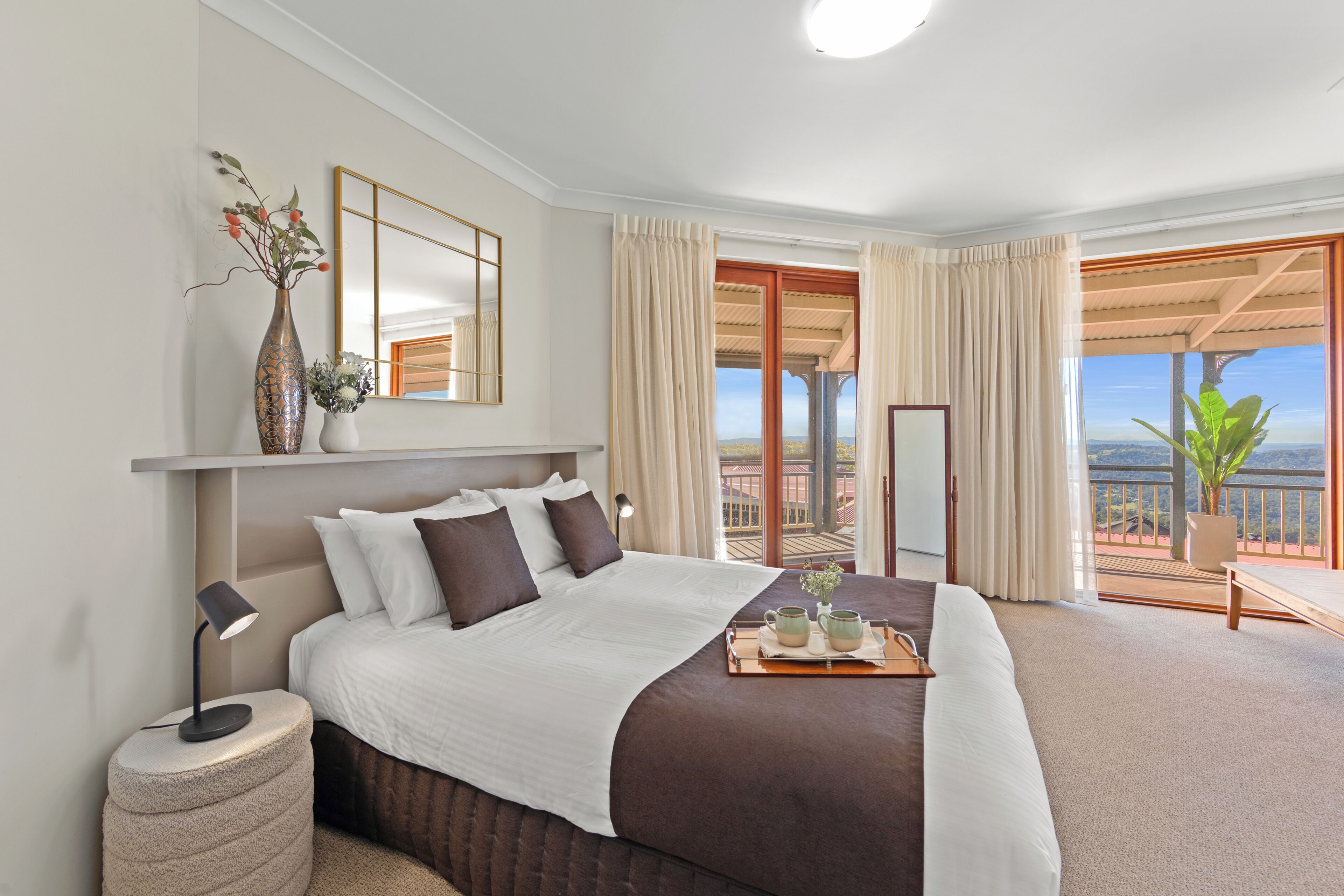 Standard Apartment, 1 Bedroom, Non Smoking, Kitchen (Ocean Apartment) | Soundproofing, iron/ironing board, bed sheets