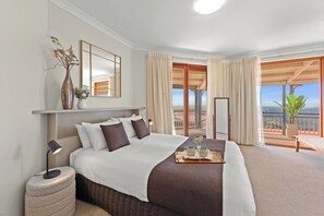 Standard Apartment, 1 Bedroom, Non Smoking, Kitchen (Ocean Apartment) | Soundproofing, iron/ironing board, bed sheets - Mayfield on Montville (Montville)