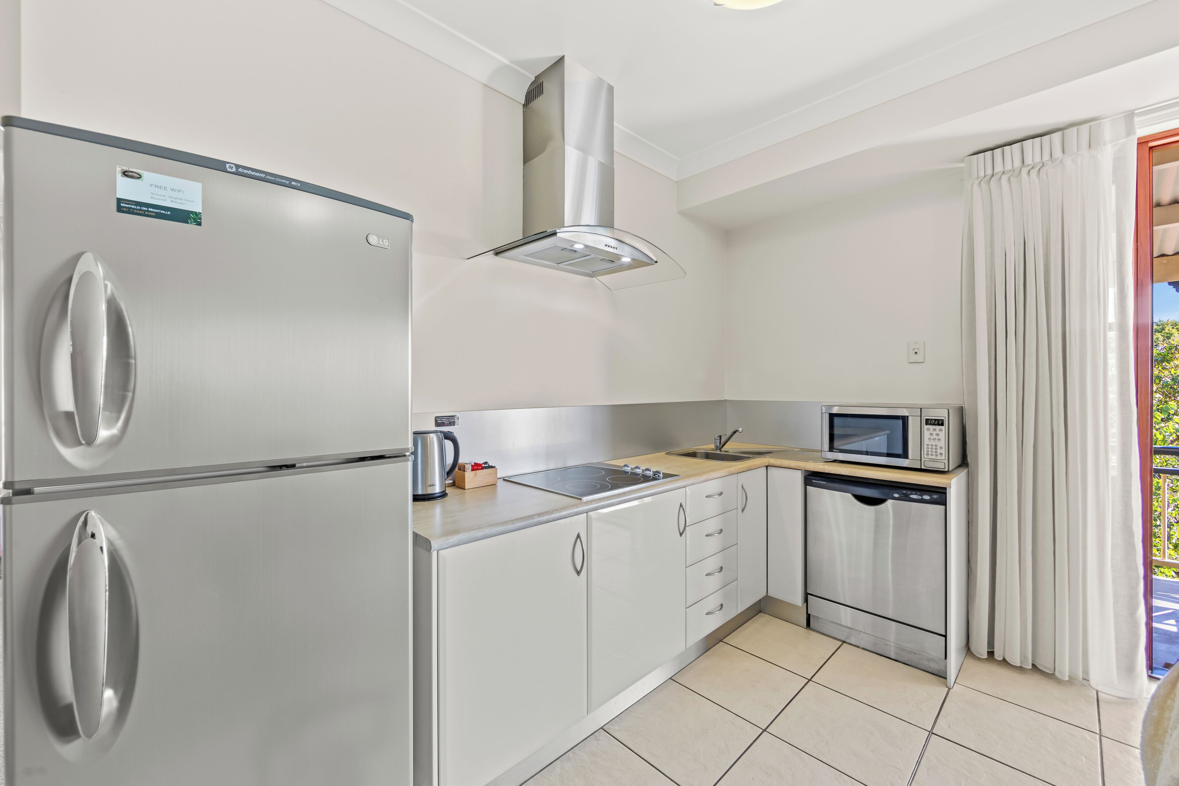 Apartamento standard, 1 quarto, para não fumantes, cozinha | Cozinha privada | Geladeira grande, micro-ondas, cooktop, lava-louças