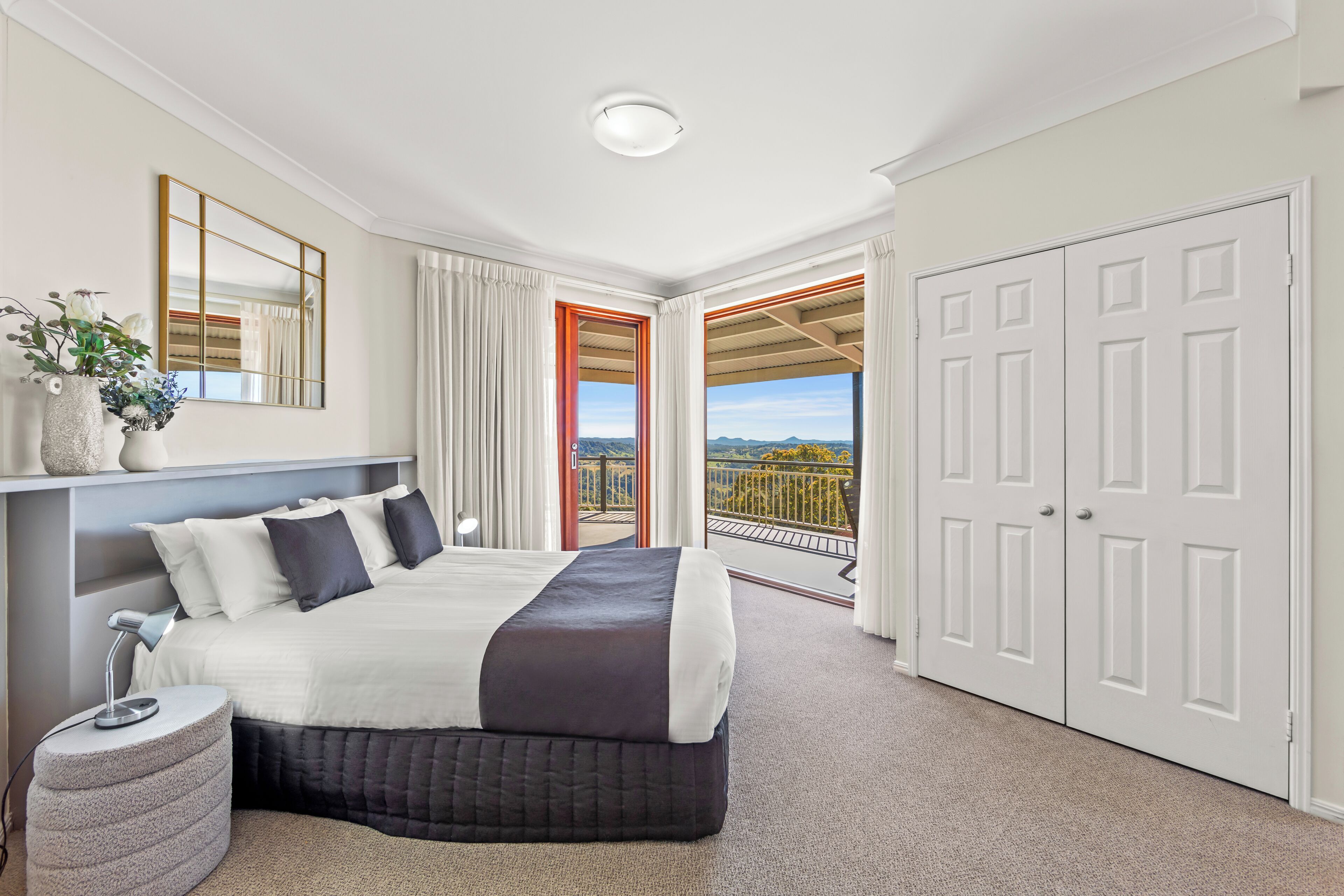 Soundproofing, iron/ironing board, bed sheets