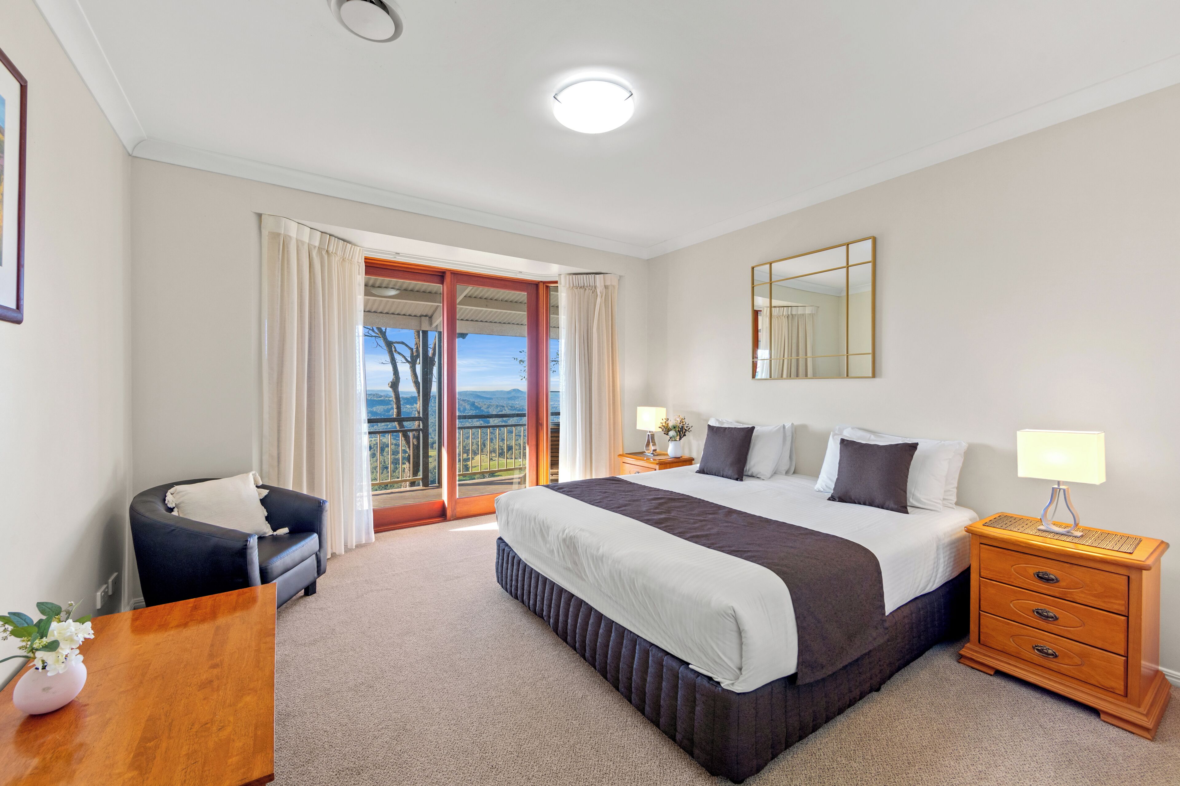 Apartamento standard, 2 quartos, para não fumantes, cozinha (Ocean) | Quartos à prova de som, ferros/tábuas de passar roupa, roupa de cama