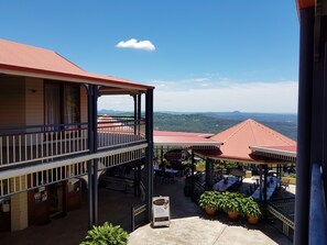 Courtyard - Mayfield on Montville (Montville)