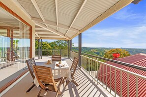 Terrace/patio - Mayfield on Montville (Montville)