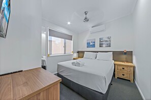 Cabane Deluxe, 2 chambres | Décoration personnalisée, ameublement personnalisé, draps fournis