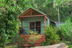 Standard 1 Bedroom Cabin | Terrace/patio