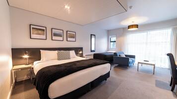 Executive Studio Twin | Premium bedding, desk, soundproofing, iron/ironing board