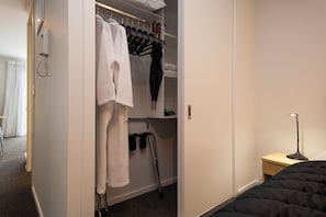 Studio Apartment, Kitchen