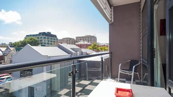 Standard Studio, Kitchenette | Balcony
