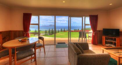 Islander Lodge Apartments