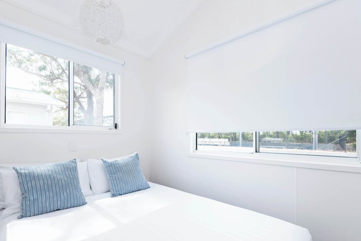 Beach Comber Cabin | 2 bedrooms, iron/ironing board, free WiFi, bed sheets