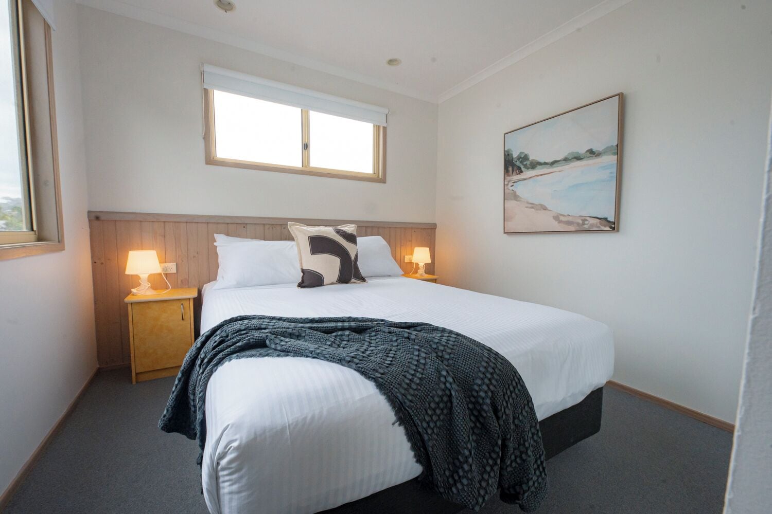 Suite – standard, 2 soverom, ikke-røyk, kjøkken | Strykejern/-brett, wi-fi (inkludert) og sengetøy