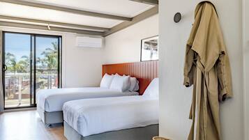 Iron/ironing board, free WiFi, bed sheets