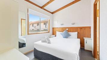 Sea Breeze Villa | Strykjärn/strykbräda, gratis wi-fi och sängkläder