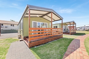 Exterior - The Black Dolphin Holiday Park (Merimbula)