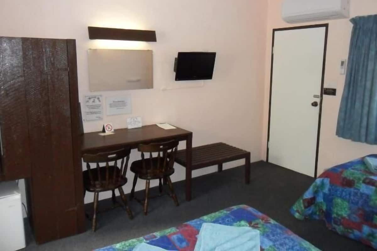 Standard Room, Non Smoking (double+1 single) | Iron/ironing board, cribs (surcharge), WiFi (free)