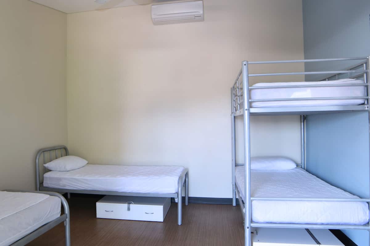 Free WiFi, bed sheets