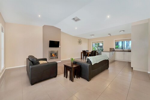 Kennedy Holiday Villas