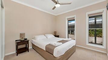 Iron/ironing board, bed sheets