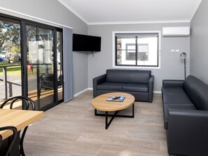 Superior 3 Bedroom Cabin | Living area