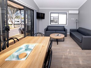 Superior 3 Bedroom Cabin | Living area