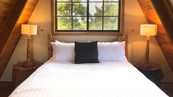 Chalet Comfort, 2 kamar tidur, Bebas Asap Rokok, dapur (A Frame Chalet) | Seprai premium dan dilengkapi dengan perabotan berbeda-beda